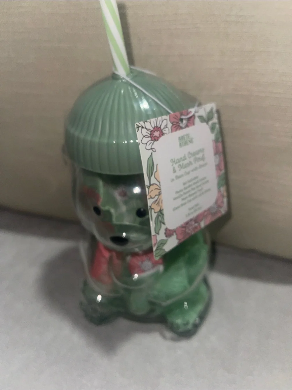 ❤️NEW!!!❤️ RARE AND CUTE! Bear Cup w/straw, mesh pouf, 2 Hand  Cream. $23 each.